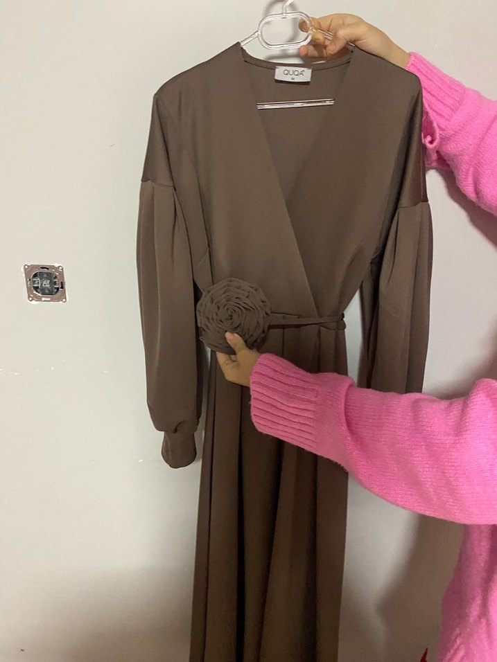 V Yaka Bej Uzun Salaş Elbise - Görsel 3