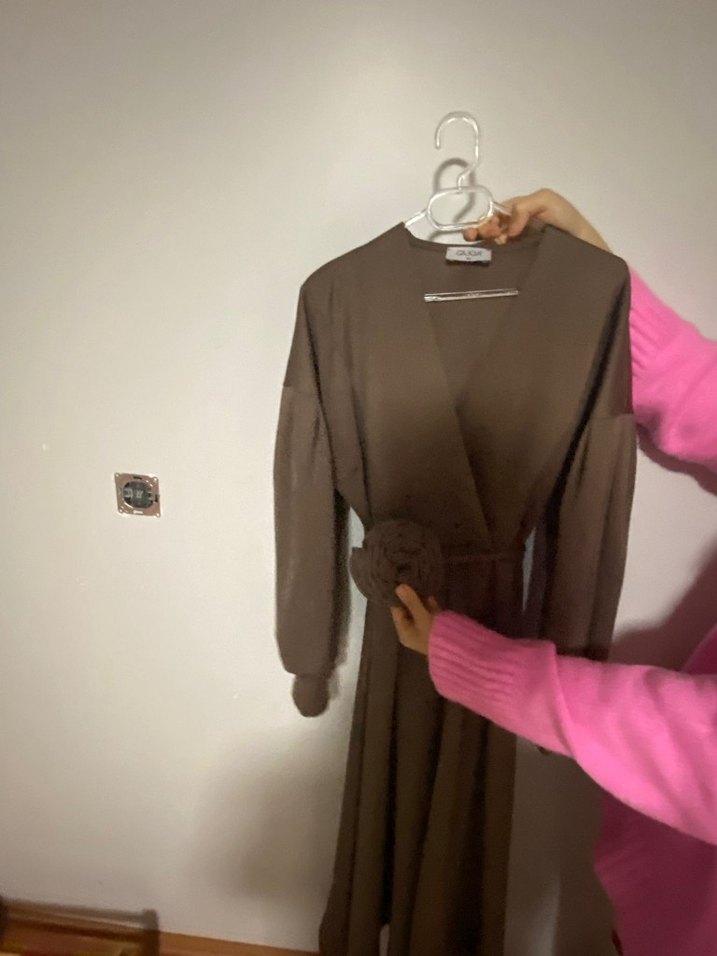 V Yaka Bej Uzun Salaş Elbise - Görsel 4