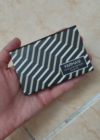 Farmasi Kontur ve Aydınlatıcı Paleti - Görsel 4