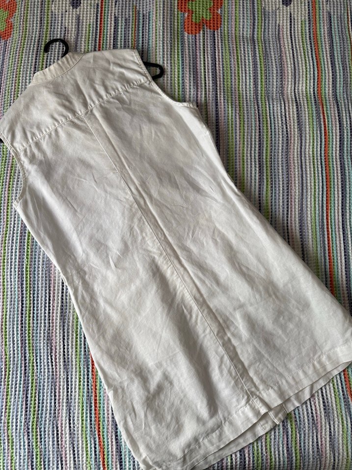 Düğmeli Beyaz Kolsuz Elbise - Görsel 4