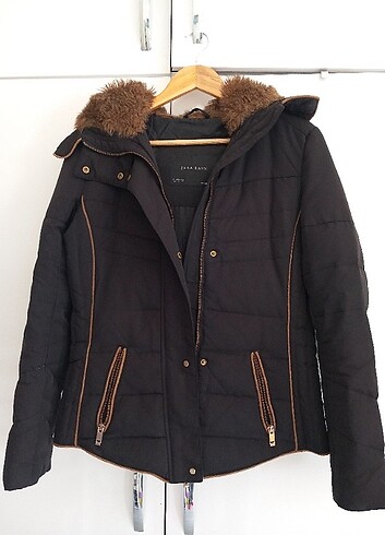 ZARA MONT