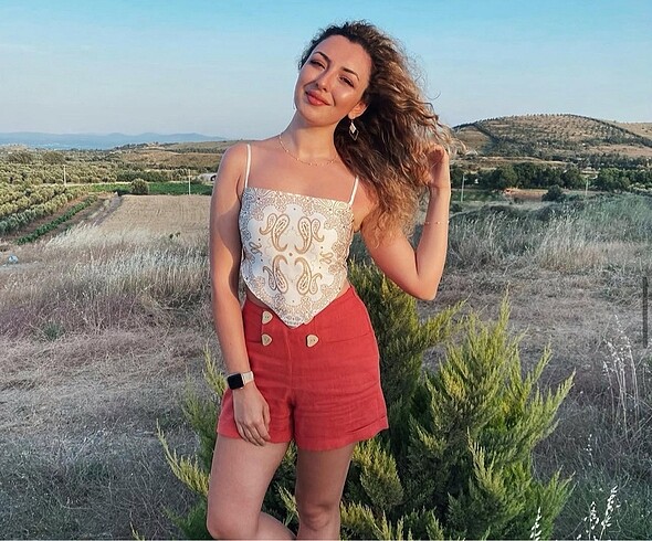 s Beden Crop Eşarp Bluz