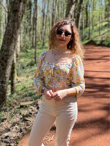 Çiçekli Crop Bluz