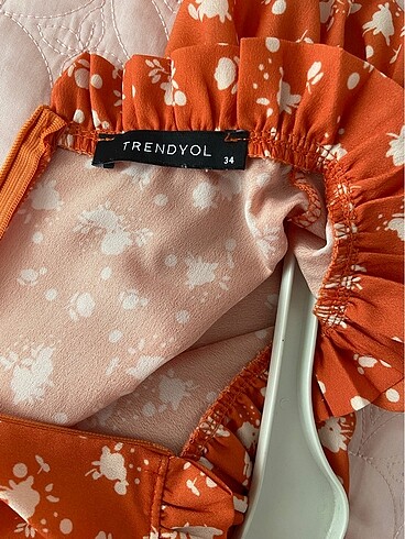 34 Beden Trendyolmilla çiçekli elbise