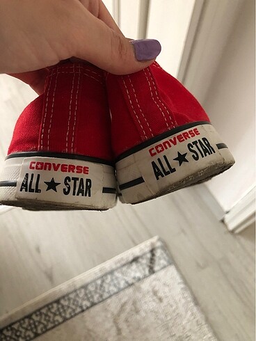 Kırmızı converse