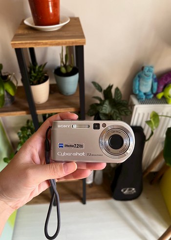 Sony Cyber-shot 7.2 MP Dijital Kamera
