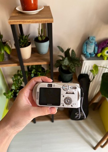 Sony Sony Cyber-shot 7.2 MP Dijital Kamera