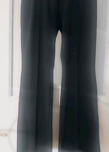 Parlak Siyah Pilili Midi Kumaş Pantolon - Görsel 5