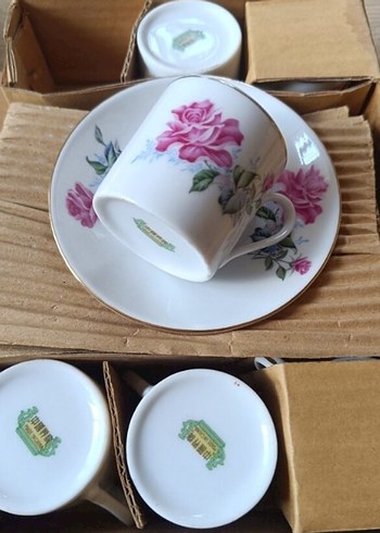 Çiçek Desenli Porselen Fincan ve Tabak Seti - Görsel 2