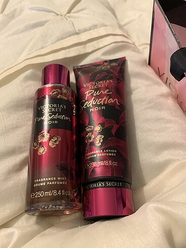 EN YOĞUN ESANSLI VICTORIA SECRET PURE SEDUCTION NOIR