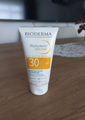Bioderma Photoderm AKN Mat SPF 30 Güneş Kremi 150 ml - Görsel 3