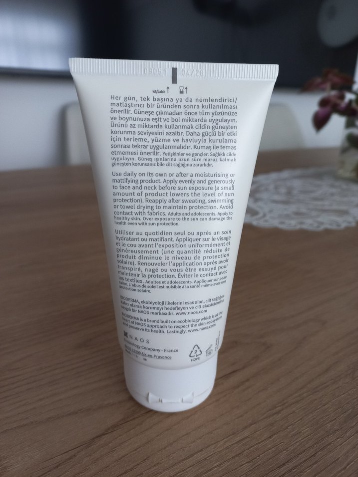 Bioderma Photoderm AKN Mat SPF 30 Güneş Kremi 150 ml - Görsel 4