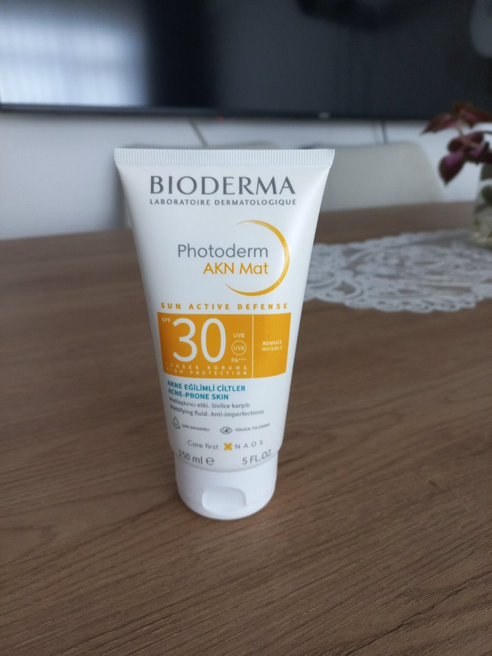 Bioderma Photoderm AKN Mat SPF 30 Güneş Kremi 150 ml - Görsel 3