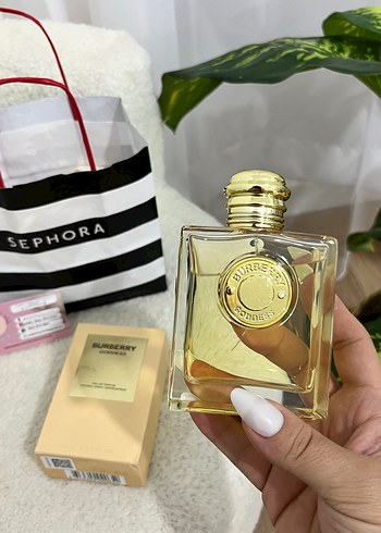 Burberry Goddes Kadın Parfümü 50 ml