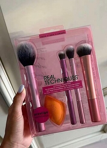 Real Techniques Süngerli Fırça Seti