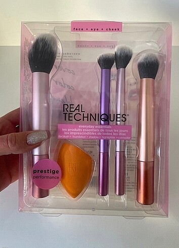 Real Techniques Süngerli Fırça Seti
