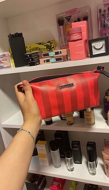 Beden pembe Renk Victoria?s Secret Makyaj Çantası