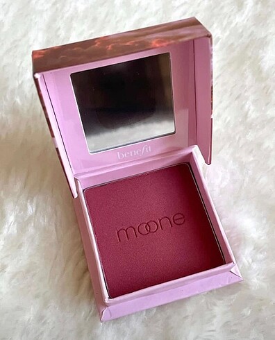 Benefit Moone Allık