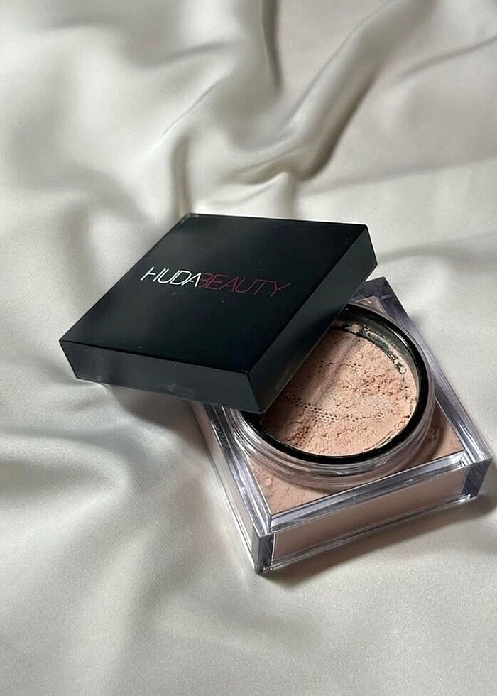 HUDABEAUTY PUDRA - Görsel 3
