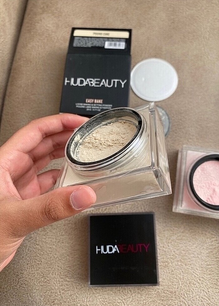 HUDABEAUTY PUDRA - Görsel 2