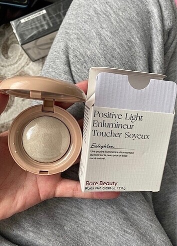 RARE BEAUTY AYDINLATICI ENGLİHTEN TOZ