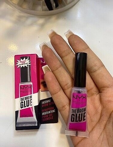 NYX Nyx pudra, Nyx Kaş sabitleyici