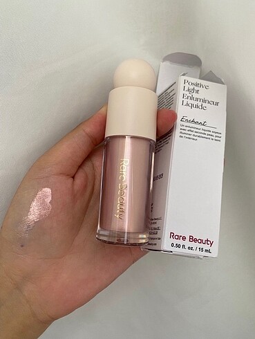 Rare Beauty Sıvı Aydınlatıcı Enchant