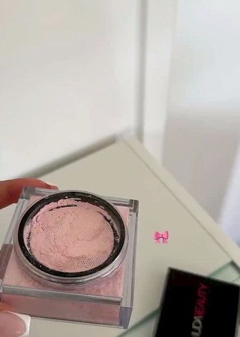Huda Beauty Cherry Blossom Pudra - Görsel 2