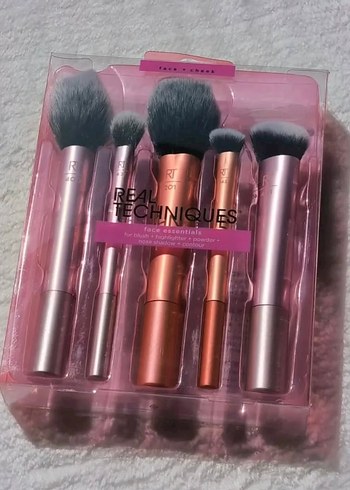 Real Techniques Makyaj Fırça Seti - Görsel 2