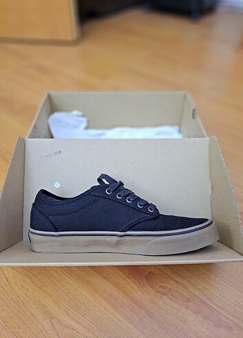Vans Atwood Black/Gum 42