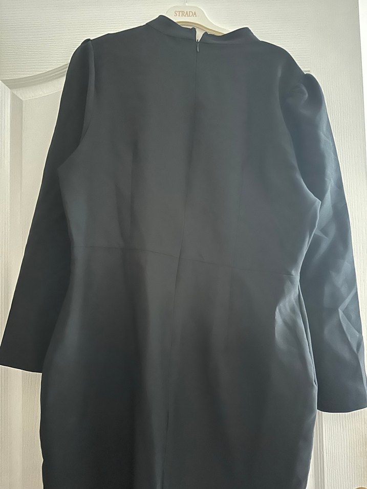 Yüksek Yakalı Siyah Midi Kadın Kaban - Görsel 3