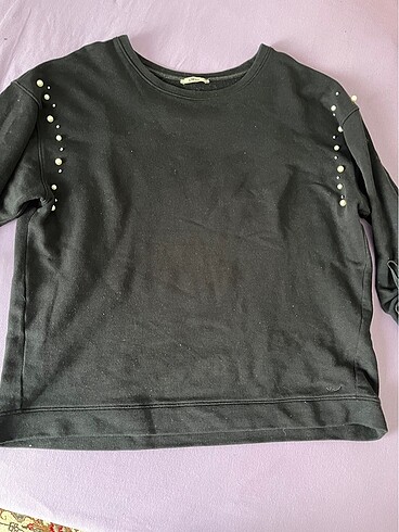 Siyah taşlı sweat