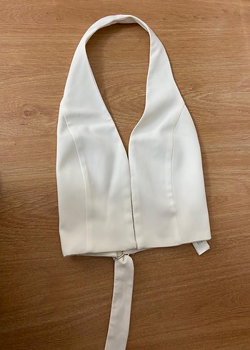 Beyaz Kemerli Mini Halter Yaka Kadın Yelek