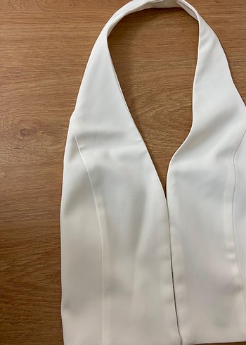 Zara Beyaz Kemerli Mini Halter Yaka Kadın Yelek