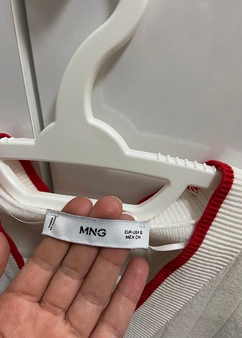 Düğmeli Beyaz Pamuklu V Yaka Hırka - Görsel 4