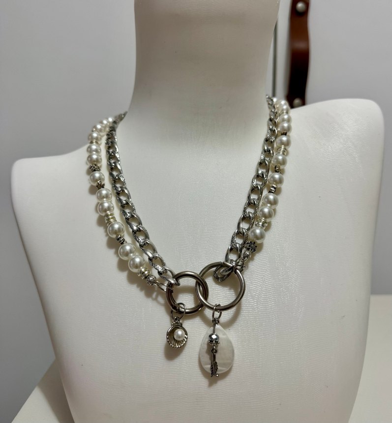 Klasik Zarif Zincir Detaylı Mini İnci Kolye - Görsel 4