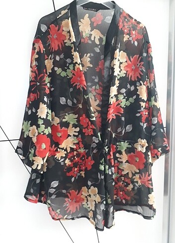 Çiçekli kimono