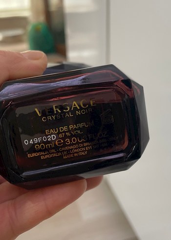  Beden Versace Crystal Noir Kadın Parfümü