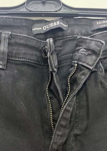 Guess Siyah Kemerli Normal Boy Kadın Kot Pantolon