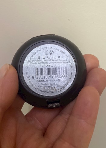 Becca Opal Aydınlatıcı Pudra - Görsel 3