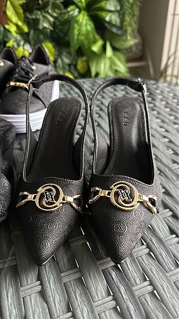 Vakko arkası açık stiletto