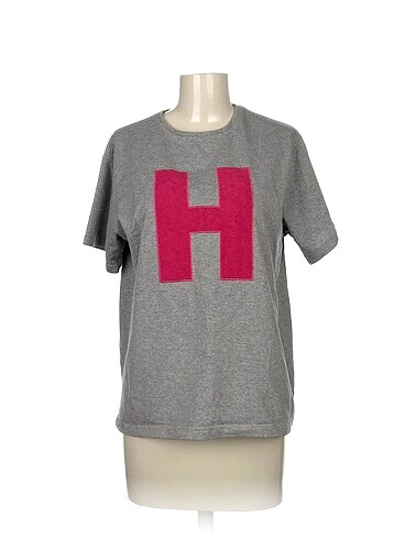Diğer T-shirt %70 İndirimli.