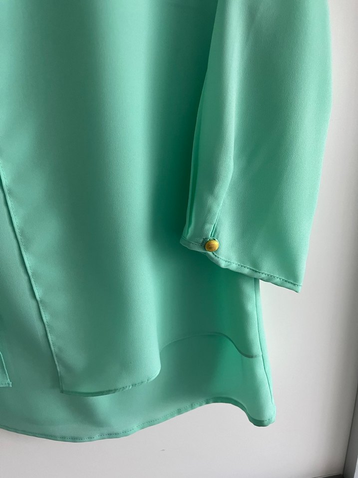 Turkuaz Düğmeli Kadın Bluz - Görsel 3