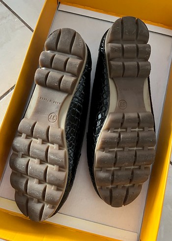 Siyah Parlak Yılan Desenli Tokalı Kadın Babet - Görsel 3