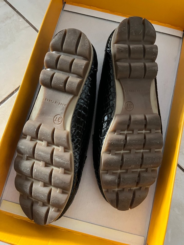 Siyah Parlak Yılan Desenli Tokalı Kadın Babet - Görsel 3