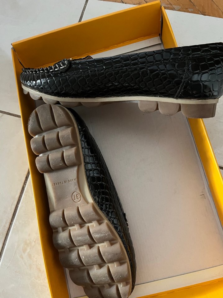 Siyah Parlak Yılan Desenli Tokalı Kadın Babet - Görsel 4