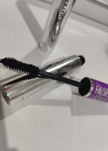 Maybelline Parlak Mor Falsi Maskara - Görsel 2