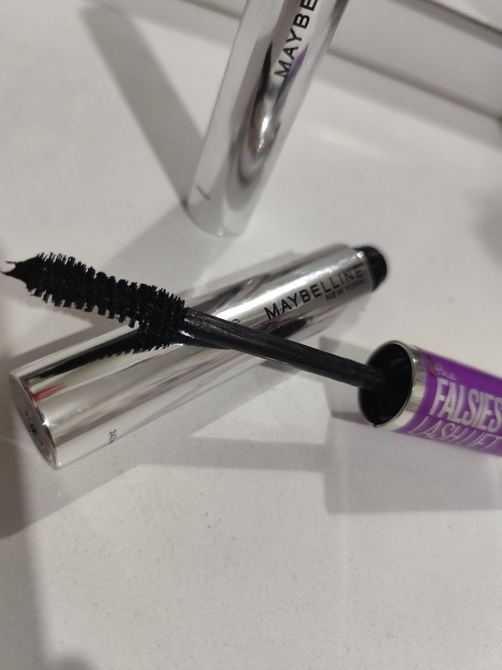 Maybelline Parlak Mor Falsi Maskara - Görsel 2