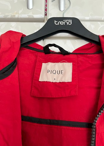 Kırmızı Kapüşonlu Fermuarlı Kadın Ceket - Görsel 2