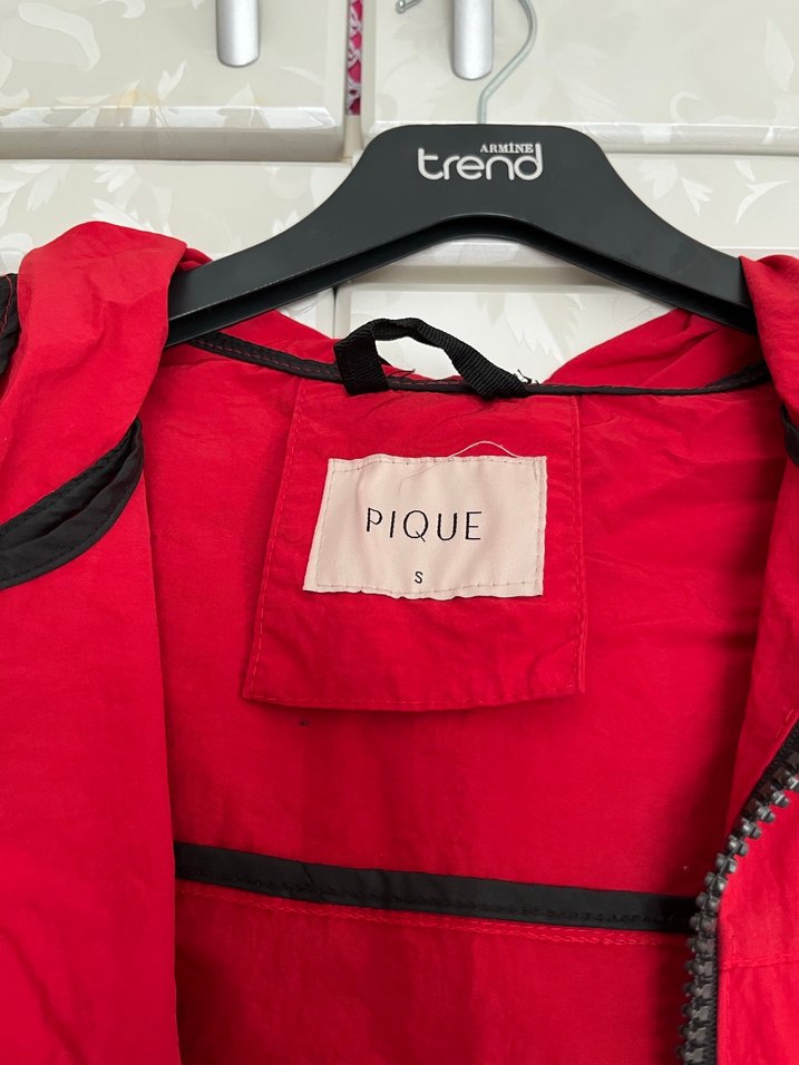 Kırmızı Kapüşonlu Fermuarlı Kadın Ceket - Görsel 2